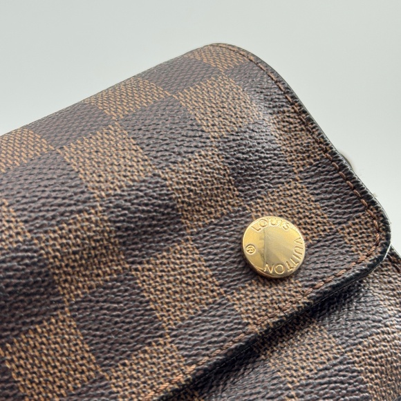 Louis Vuitton Damier Ebene Messenger Bag - Picture 6 of 15